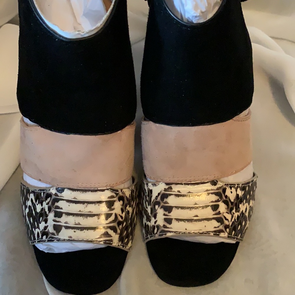 Brand new coach Minetta sandals - Picture 7 of 7